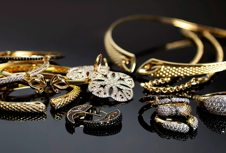 Diseñador de joyería artesanal mexicana